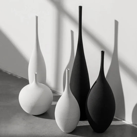 Vase Artisanal Minimaliste en Céramique - Décoration Zen Noir et Blanc